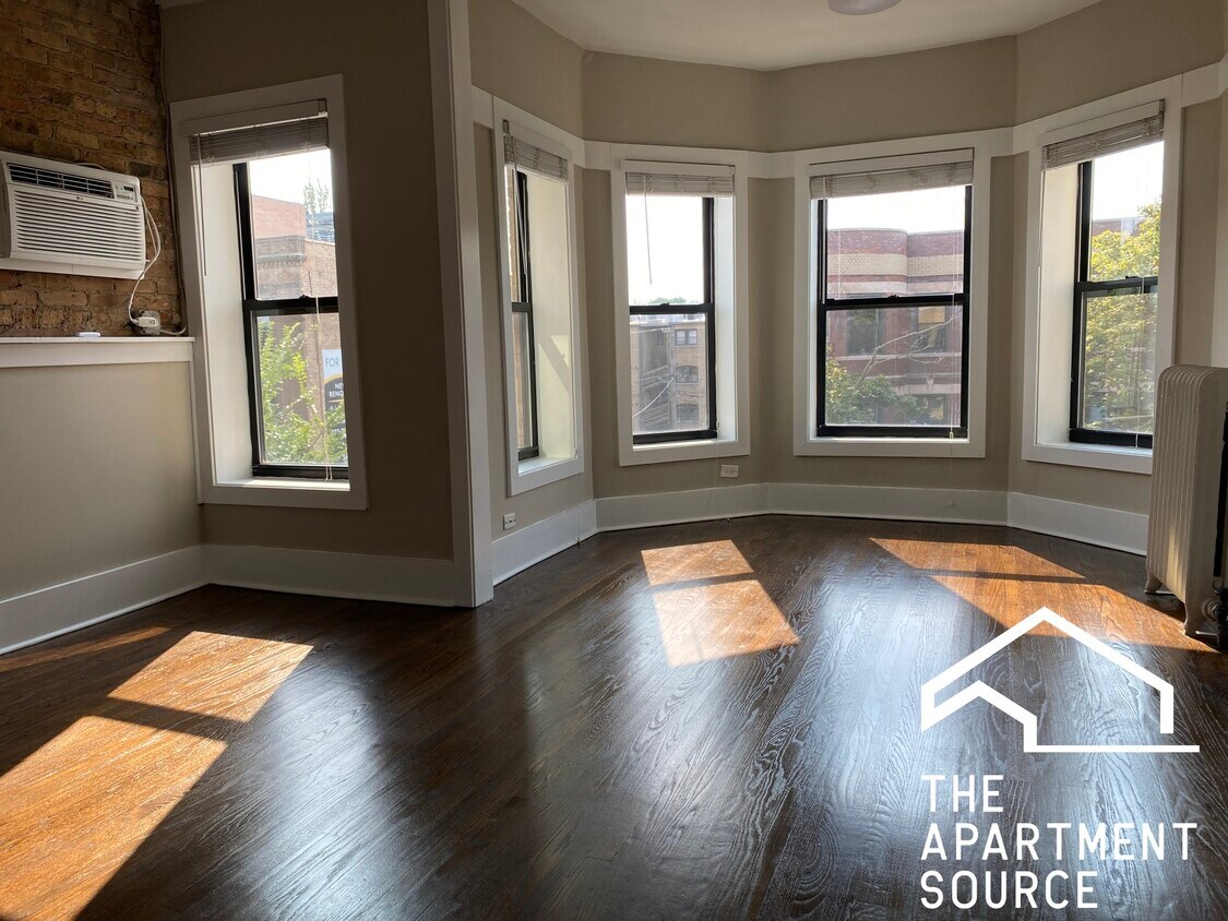 Foto principal - 3451 N Elaine Pl