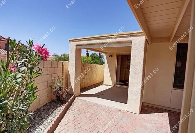 Building Photo - 9820 N Sun Vista Pl