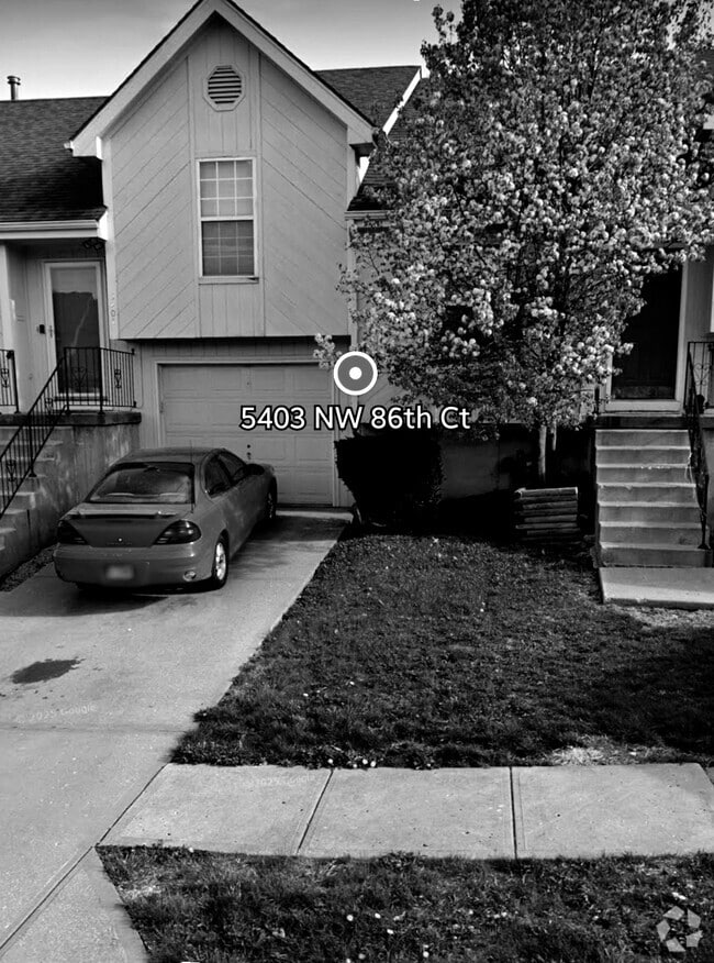 Building Photo - 5401 NW 86th Ct