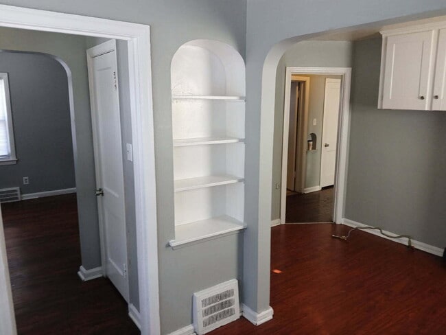 Building Photo - 12648 Mettetal St