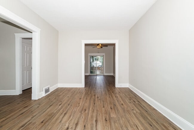 Foto del edificio - Charming 3-Bedroom Cleveland Home