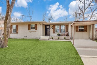 Building Photo - 2822 Materhorn Dr