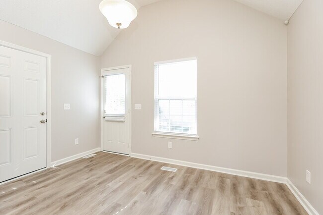 Building Photo - 2718 Lincoya Dr