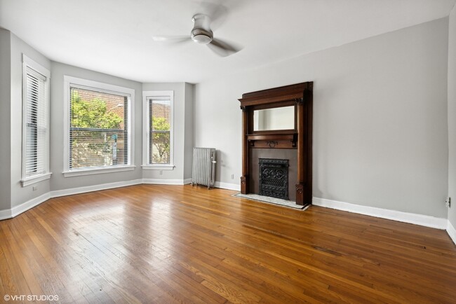 Foto del edificio - 739 W Wellington Ave