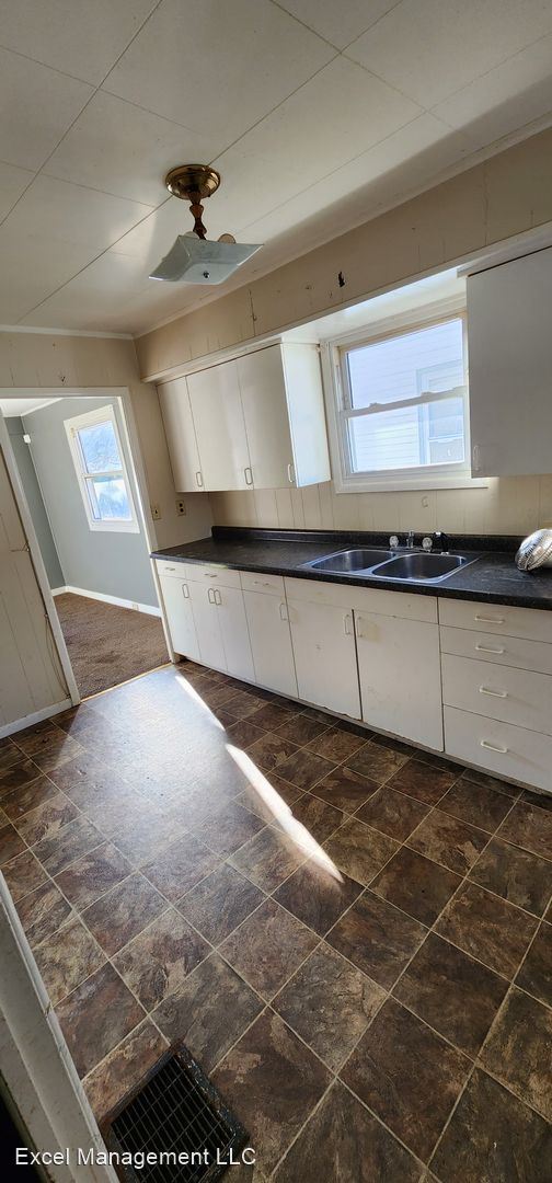 Building Photo - 2 br, 1 bath House - 729 N Elmer St