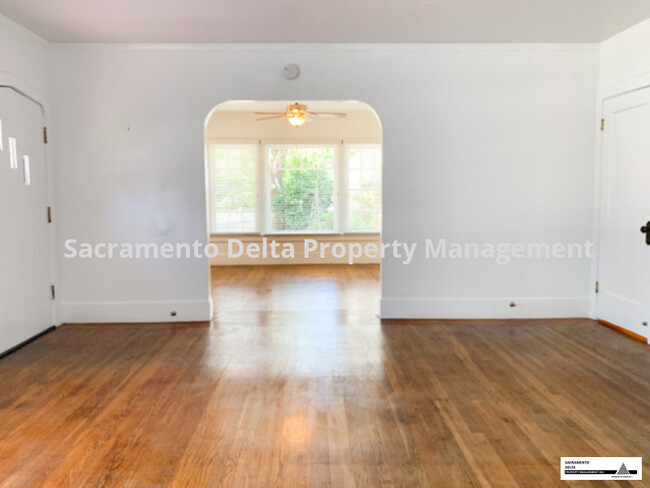 Building Photo - Spacious 3 Bedroom Curtis Park Home