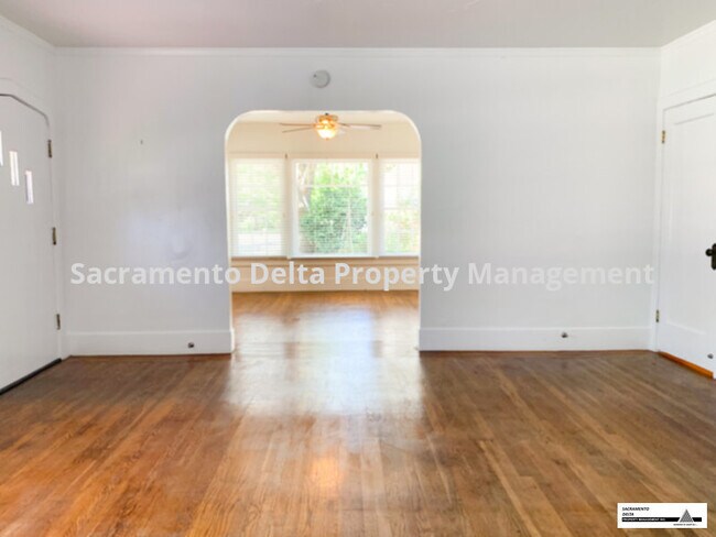 Foto del edificio - Spacious 3 Bedroom Curtis Park Home