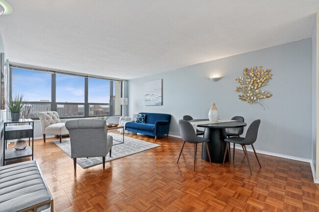 Foto del edificio - 5100 N Marine Dr