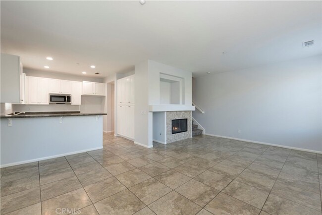 Building Photo - Canyon Hills 3 Bedroom Condo for rent