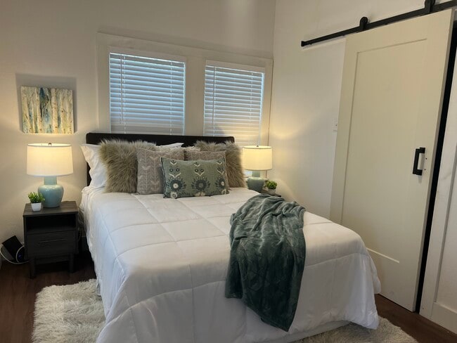 Building Photo - 108 Fairfax St