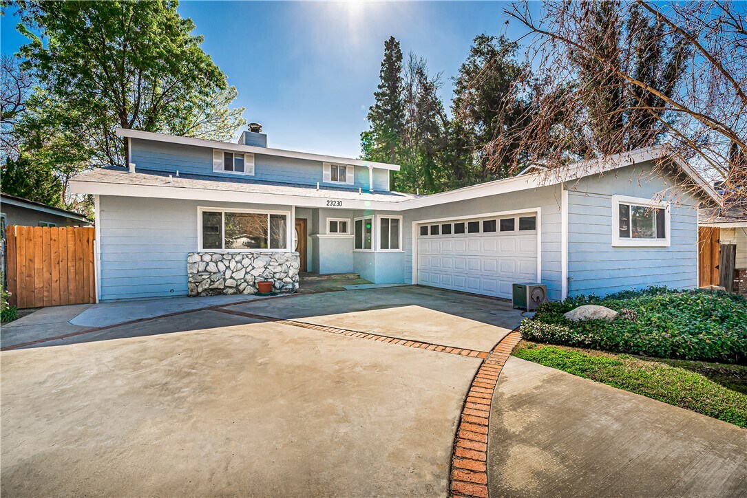 Foto principal - 23230 Ladrillo St