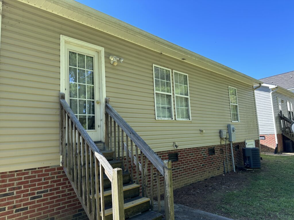 Building Photo - 294 Anna St