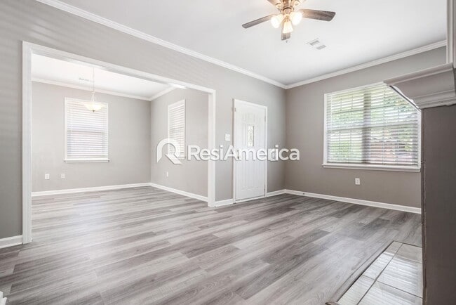 Building Photo - Beautiful Midtown Bungalow- Fully Updated!