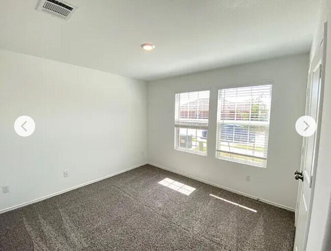 Building Photo - 212 Montego St