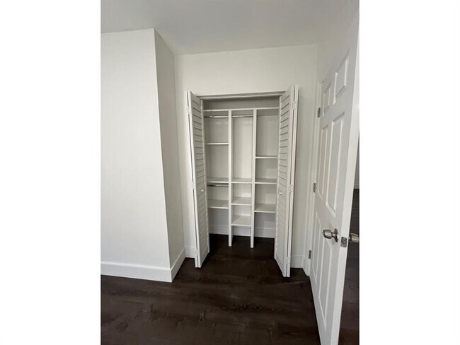 Foto del edificio - 2300 NW 6th St