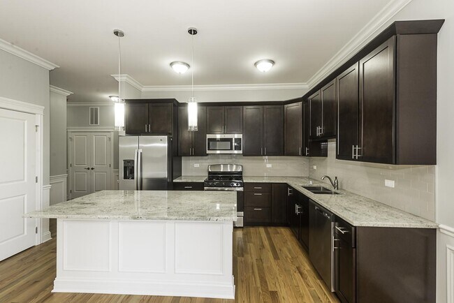 Foto del edificio - 520 N Western Ave