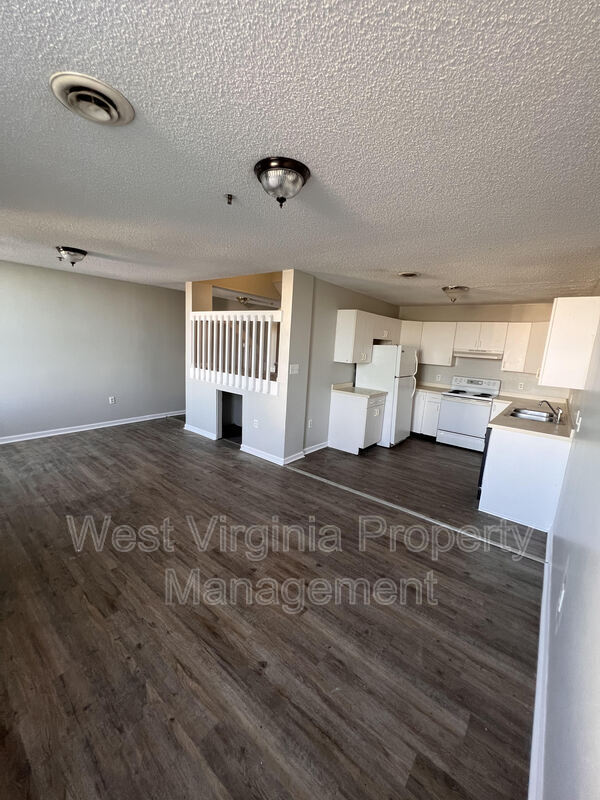 Foto del edificio - 104 N 8th St