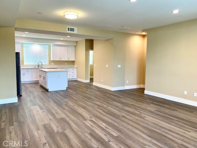 Building Photo - 1734 Walnut Ave