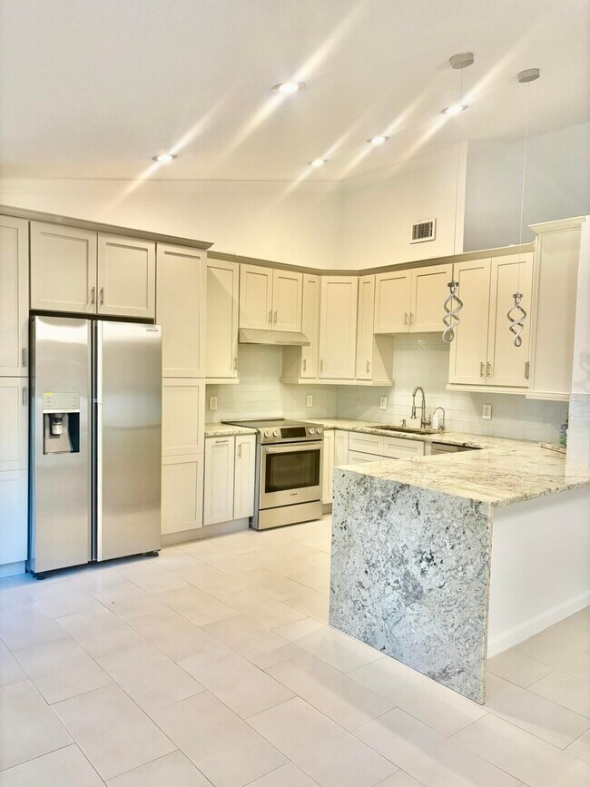 Foto del edificio - 7927 Bishopwood Rd