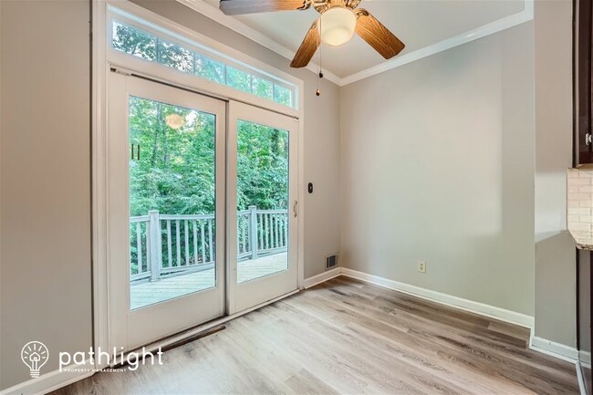 Building Photo - 1040 Huntcliff