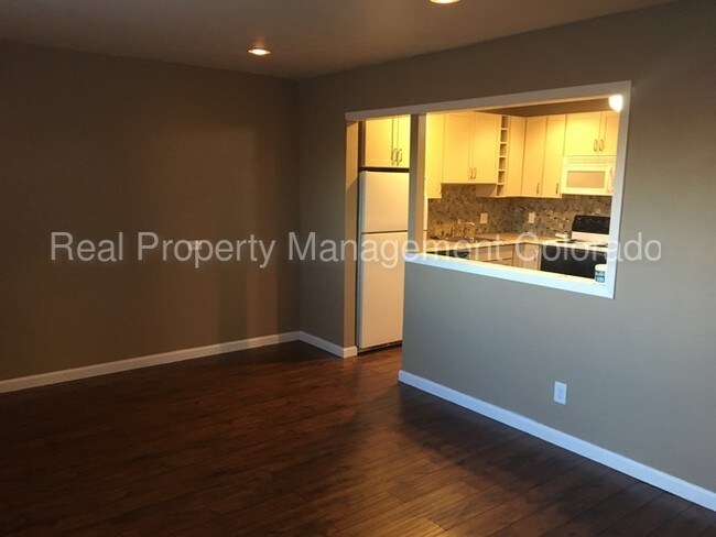 Foto del edificio - 230 S Brentwood St