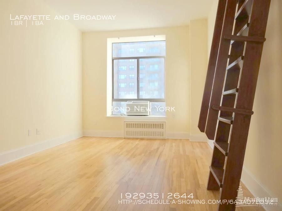 Building Photo - 744 Broadway