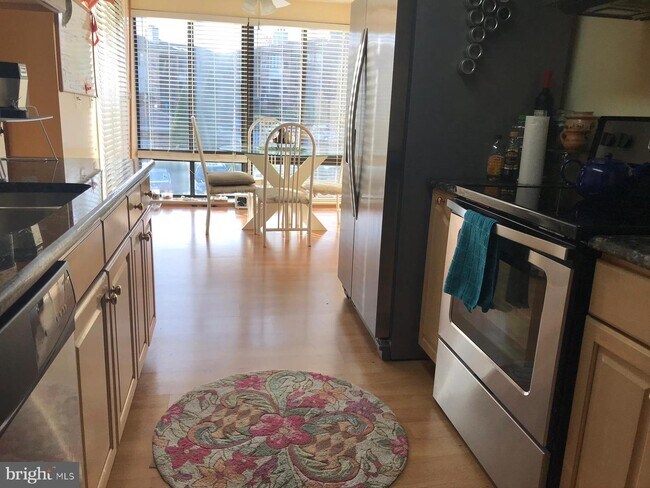 Foto del edificio - 18030 Chalet Dr