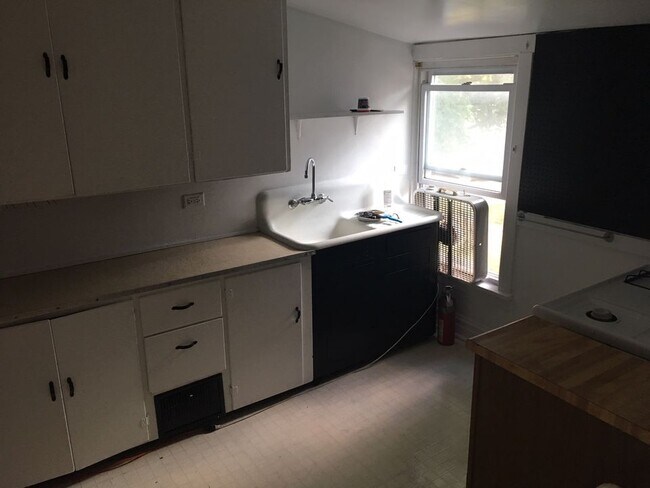 Building Photo - 239 Burchell Ave