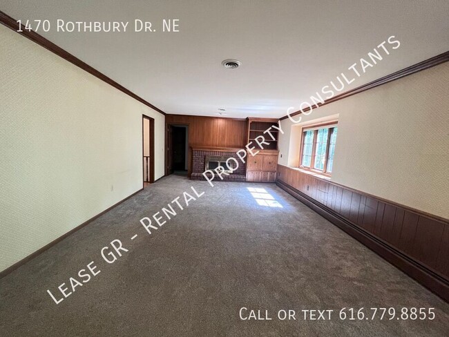 Building Photo - Large Three Bedroom Home!