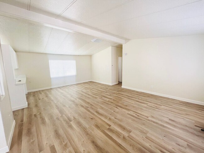 Foto del edificio - 36924 Coyote Lake Rd