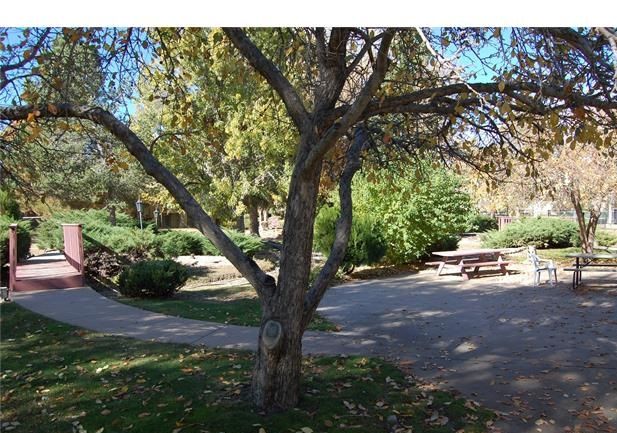 Building Photo - 1304 S Parker Rd