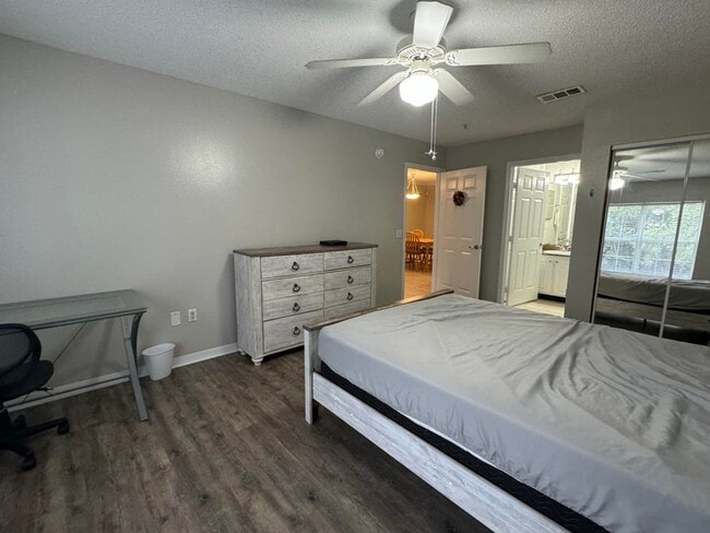 Building Photo - 4276 Calinda Ln