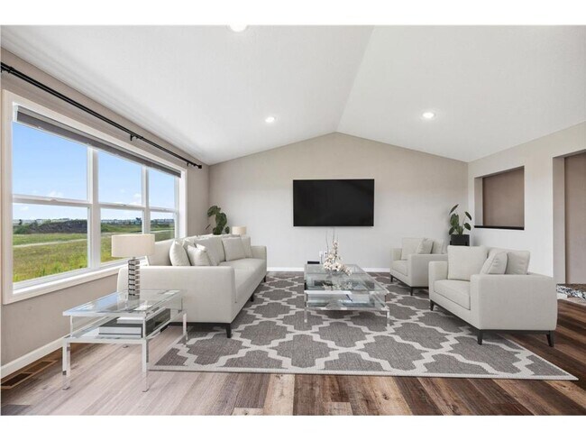 Building Photo - Sparkling and Spacious New 5 Bedroom is Pe...