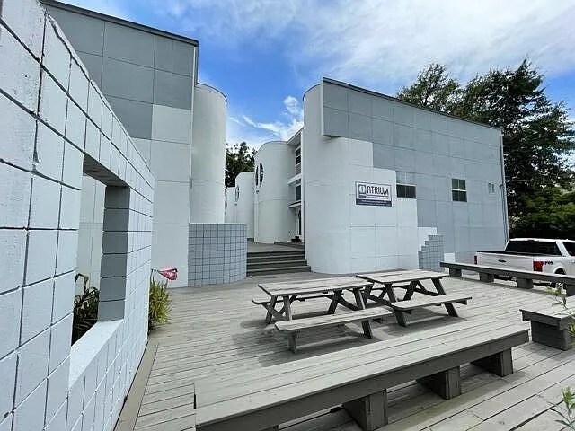 Building Photo - 815 W Pensacola St