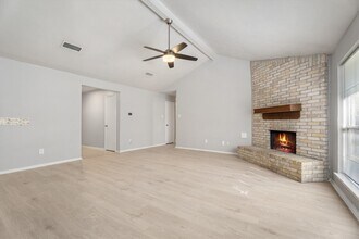 Building Photo - 3738 Clear Falls Dr