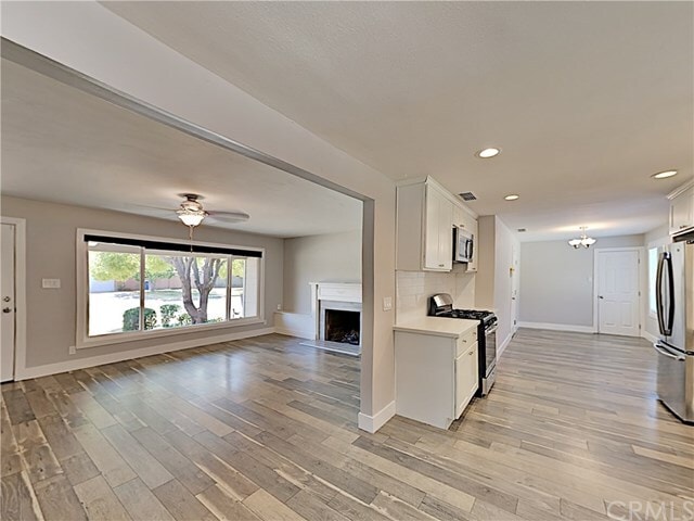 Building Photo - 2428 Drayton Dr