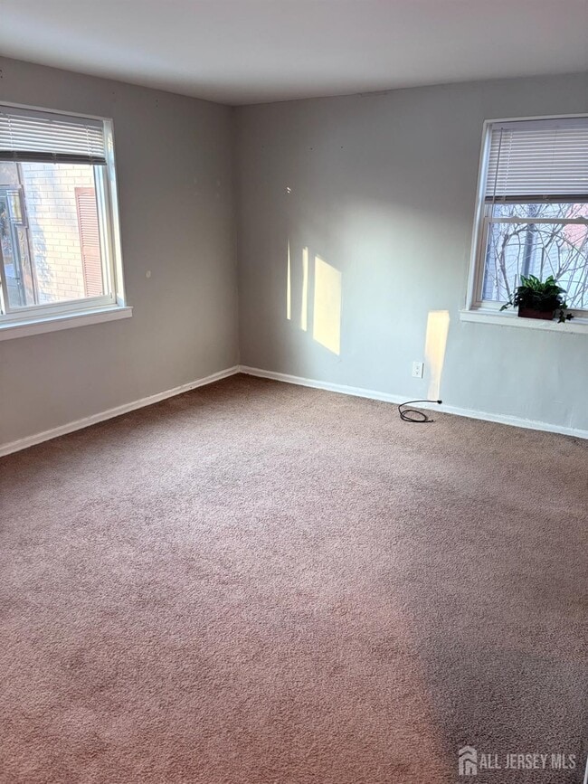 Building Photo - 215 Rose St