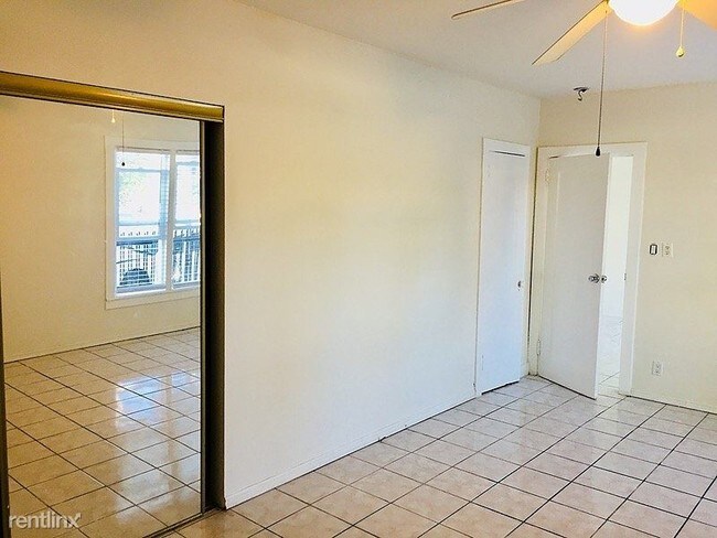 Foto del edificio - 2 br, 1 bath Apartment - 4920 Hickory Street