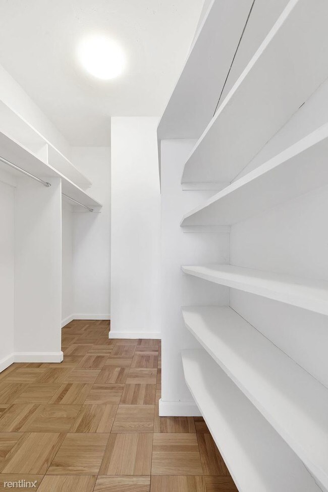 Foto del edificio - 351 E 84th St