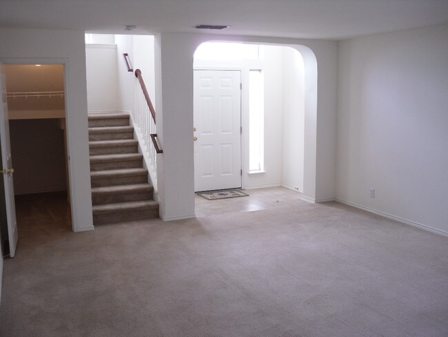 Building Photo - 5003 Wood Glen Dr