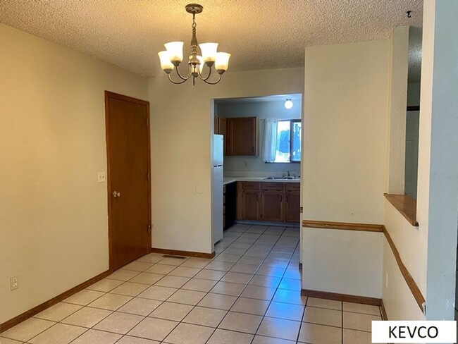 Building Photo - Awesome Home on Cul-du-Sac Near the Foothills!