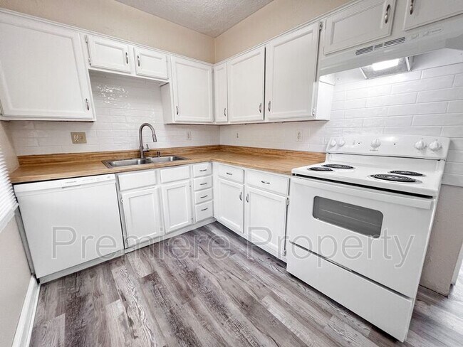 Foto del edificio - 7600 E 50th St