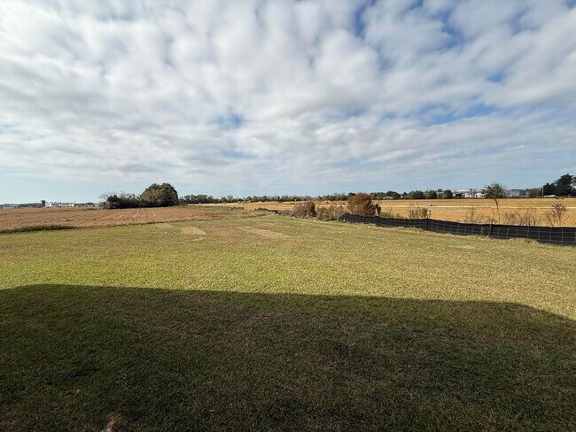 Foto del edificio - Four Bedroom/Two Bath - Summerdale - Lawncare Included!