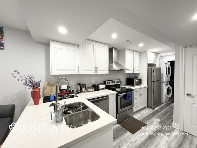 Photo du bâtiment - All-Inclusive 2-Bedroom Unit with Parking in Brampton (Utilities Included)