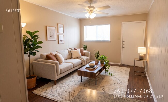 Building Photo - 1402 Holleman Dr