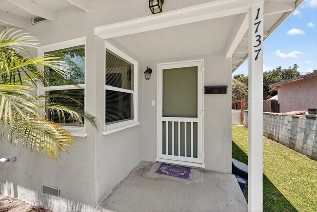 Foto del edificio - Charming Fullerton Cul-de-Sac Home with Large Yard & Detached Garage