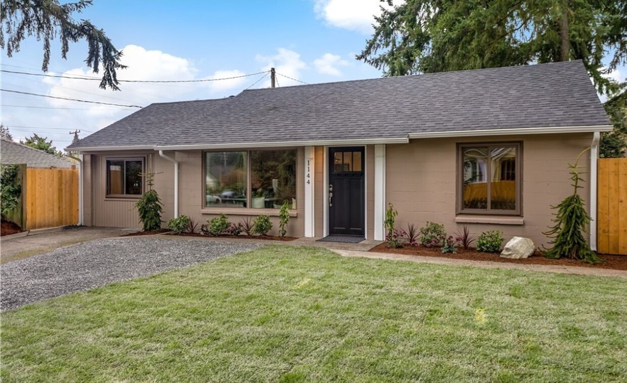 Foto principal - Spacious 3-Bedroom Home in Shoreline