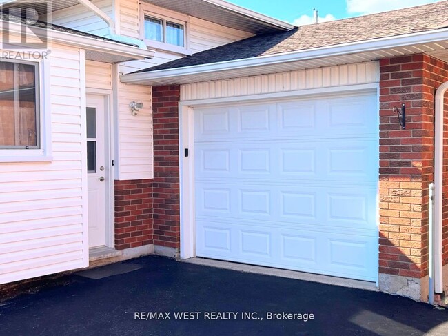 Photo du bâtiment - 37 Michael Dr S