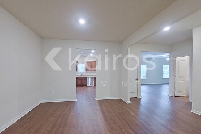 Foto del edificio - 1100 Freedom Pkwy