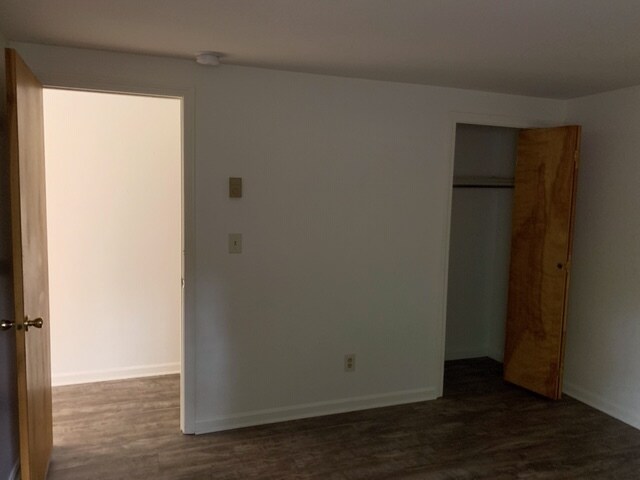 Building Photo - 10 White Birch Ln
